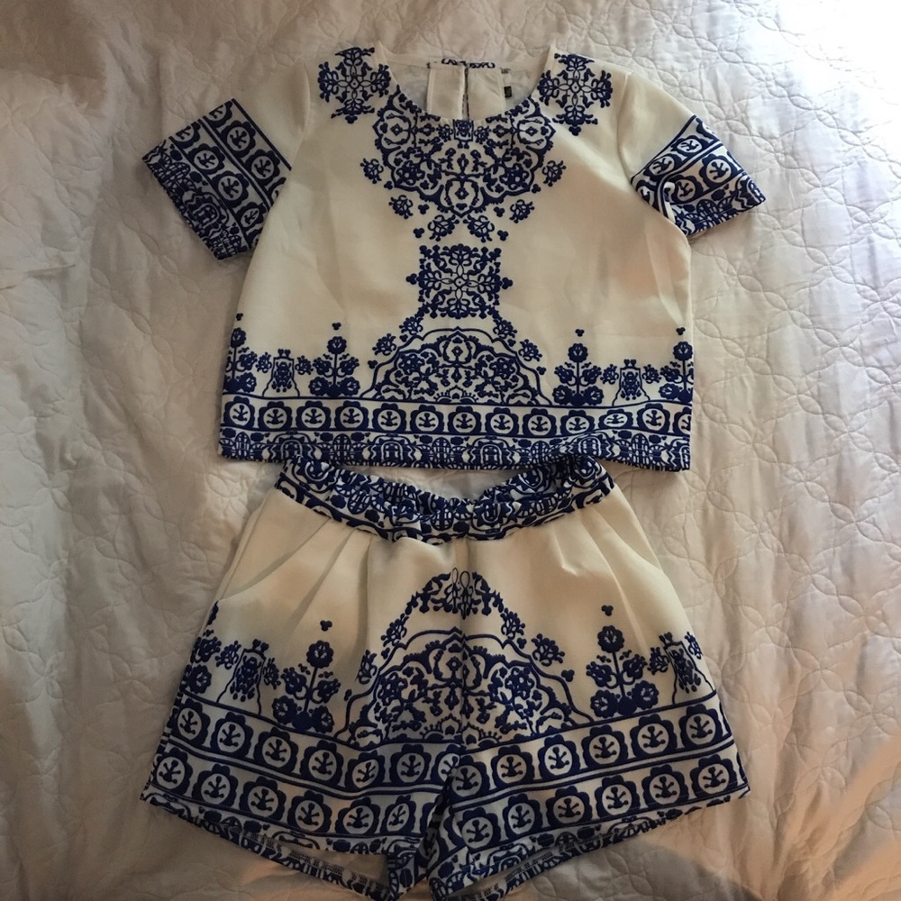 Two piece set